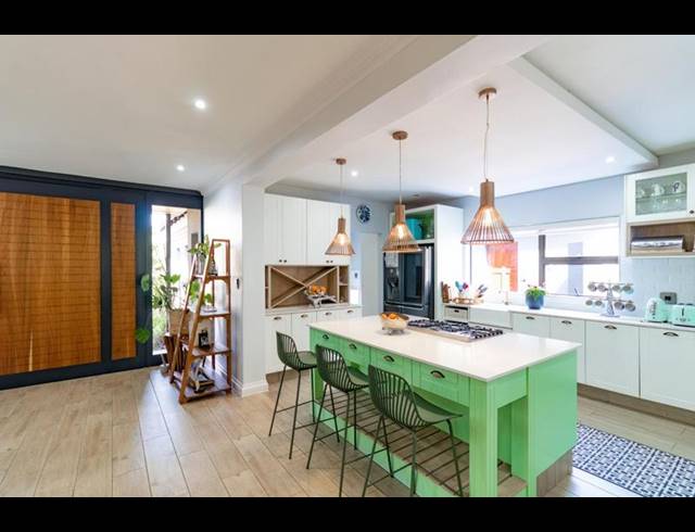 5 BEDROOM HOUSE FOR SALE IN MIDSTREAM ESTATE